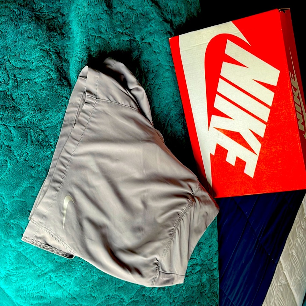 💯 Authentic Steel Grey Nike DriFit Running shorts. VGUC.